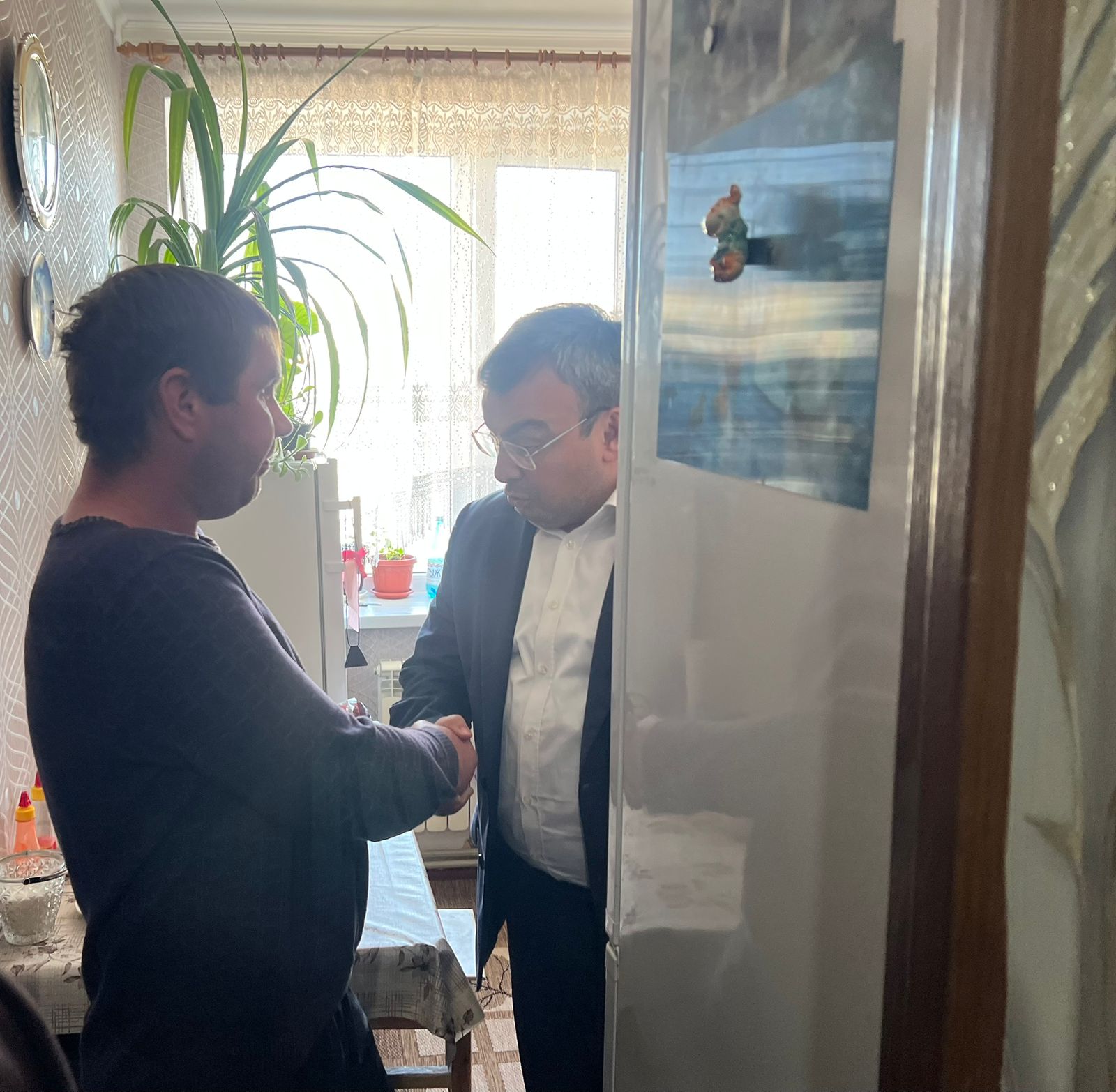 Министр труда и социального развития Республики Дагестан Магомедзагид Кихасуров провел выездной личный прием граждан в администрации города Кизляра.